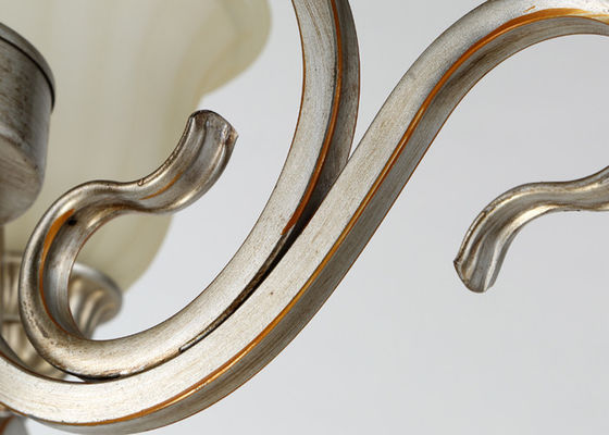 Candelabro moderno/retro personalizado do ferro forjado do estilo com máscaras 8 800W claros