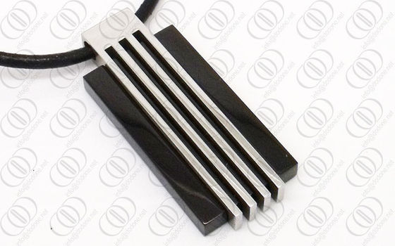 Hitam dan Silver Stainless Steel Pendants Dengan Desain Pola Garis