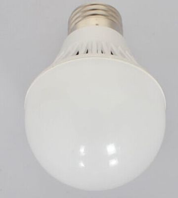 9W E27 / GU10 650LM IP45 كري / EPISTAR البلاستيك غلوب الصمام لمبات المدارس CE
