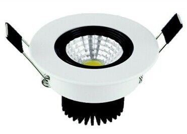 円形 LED によって引込められる Downlights