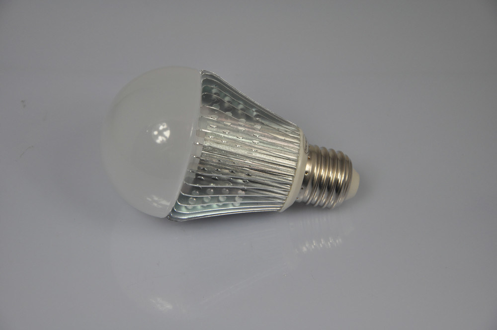 가정 실내 점화, 작업대 점화를 위한 9W E27/E26/E14/B22 LED 지구 전구