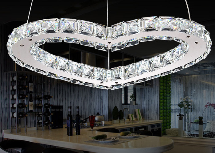 O candelabro de cristal contemporâneo da forma K9 do coração ilumina-se para o quarto 20W 110V - 240V
